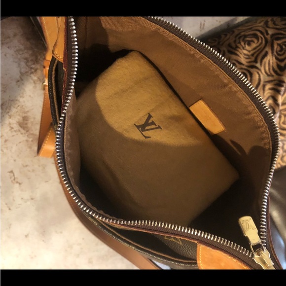 Louis Vuitton Monogram Odeon MM shoulder cross body bag - Picture 4 of 14